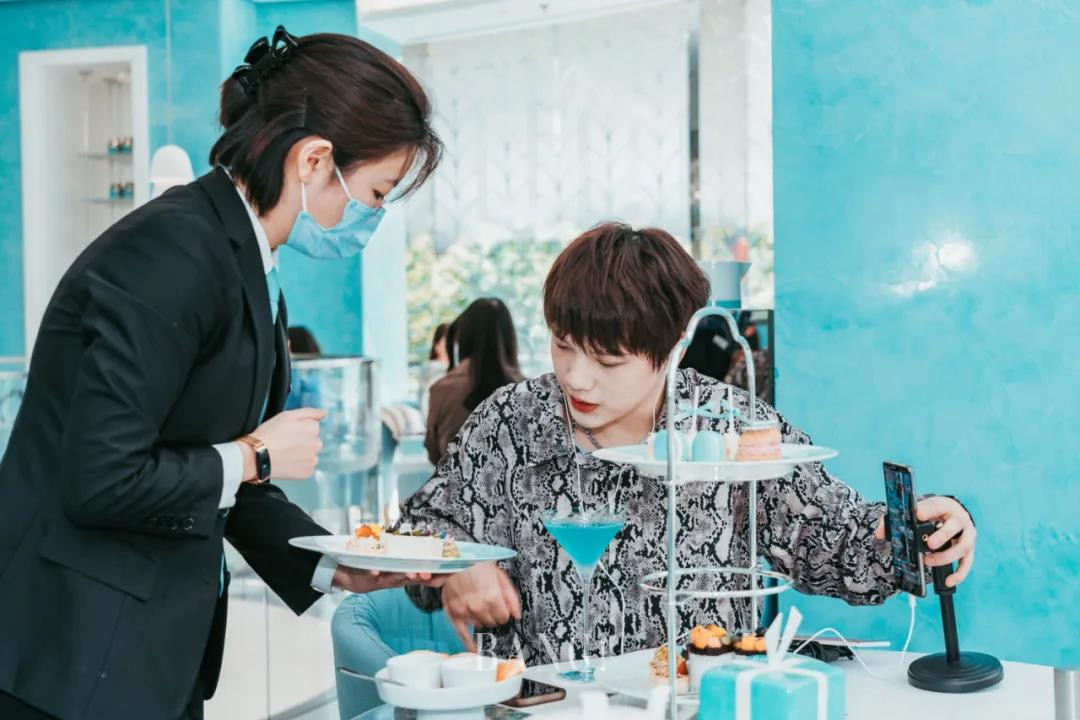 淮海路“红牌”倾城出动,回顾TA的精彩8小时