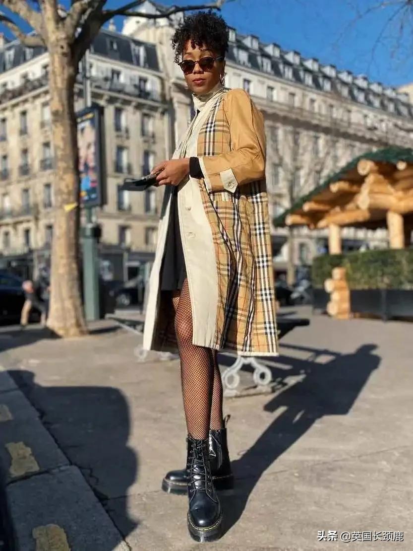 鞋柜秋冬马丁靴,鞋柜冬季靴子