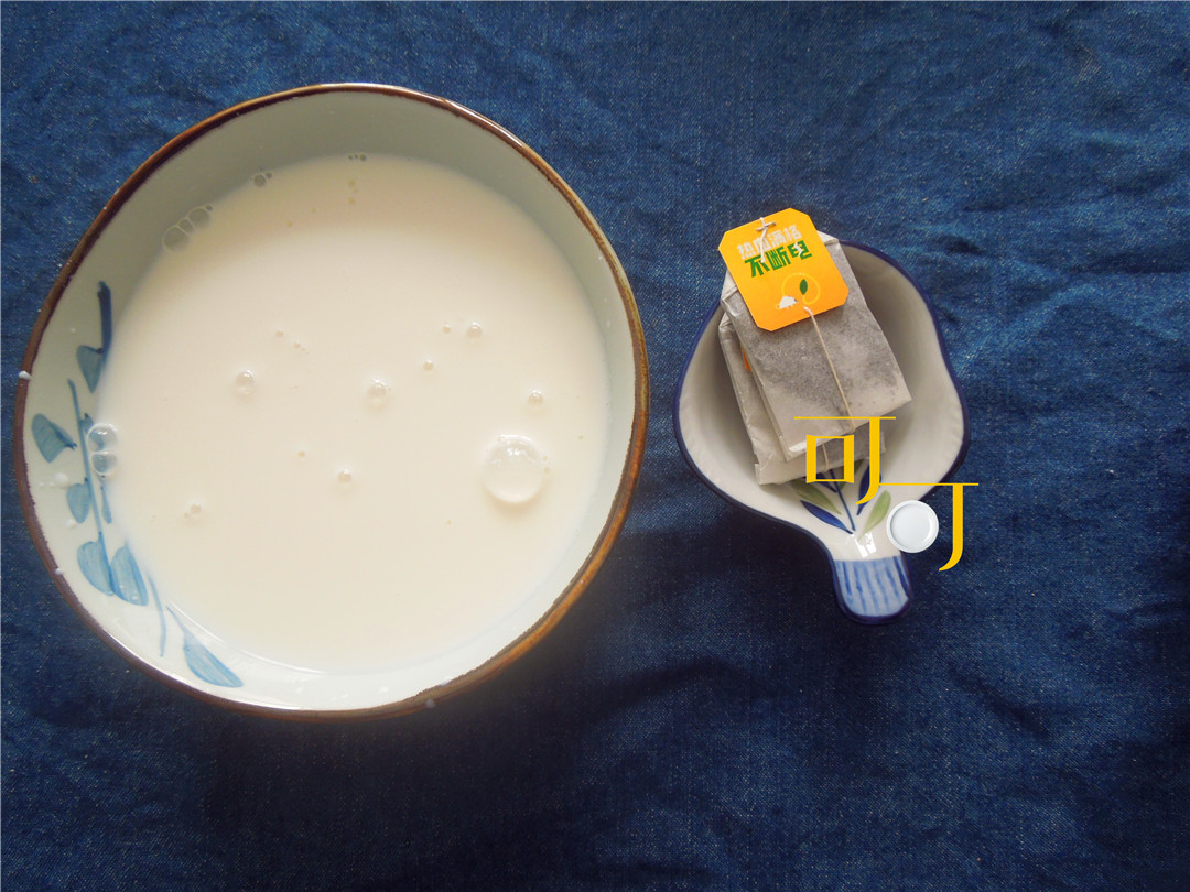 夏天最火的奶茶制作,夏天很热做一杯冰的奶茶怎么做