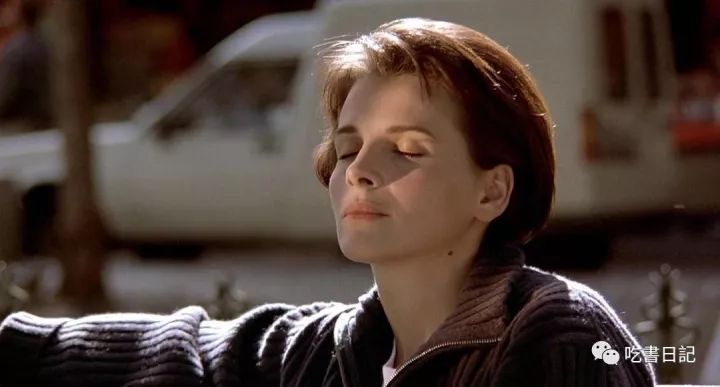 红蓝白三部曲电影解析,红蓝白三部曲之蓝影评