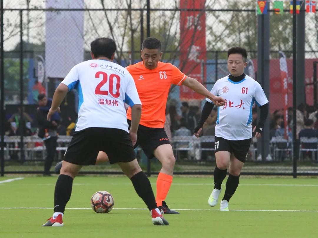 一场足球比赛点面结合,来场热血沸腾的球赛