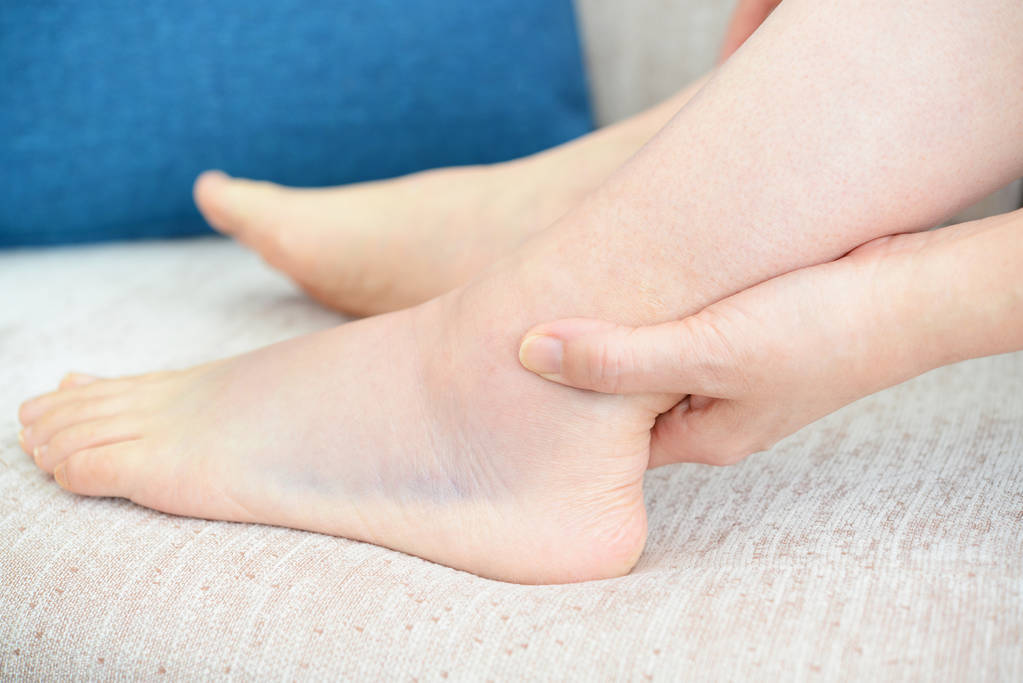 崴脚急救康复训练视频,踝关节扭伤康复宣教