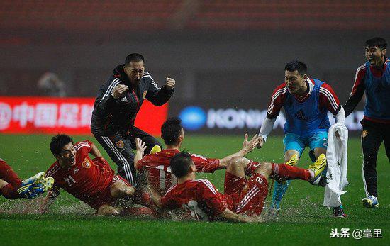 中国足球十大绝杀瞬间图片,中国足球联赛最经典绝杀