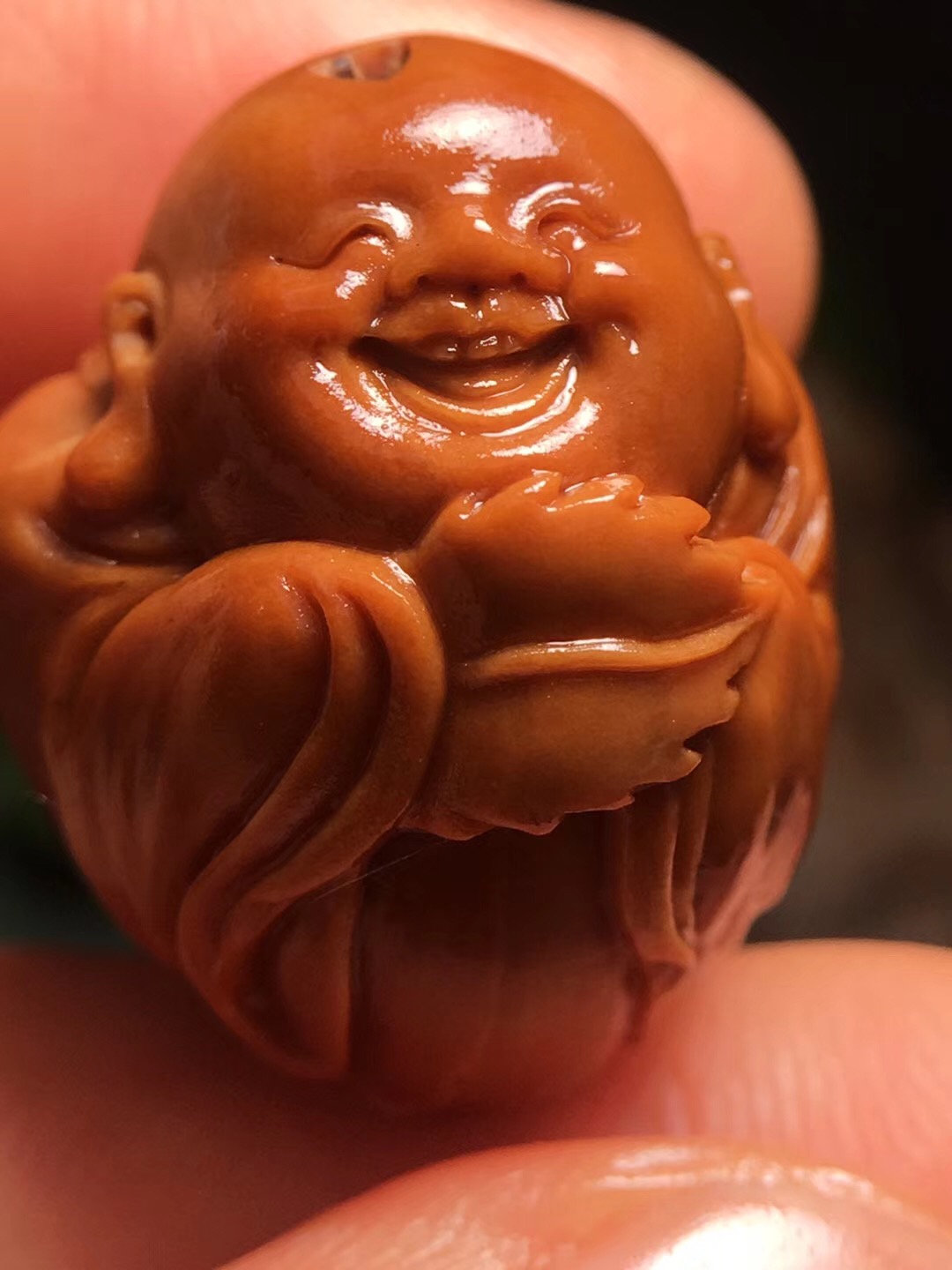 橄榄核雕手串上油盘还是干盘好看,玩文玩橄榄核雕要注意这三点