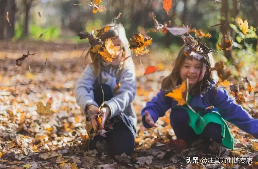 孩子做作业不思考不专心,小孩做作业不爱动脑