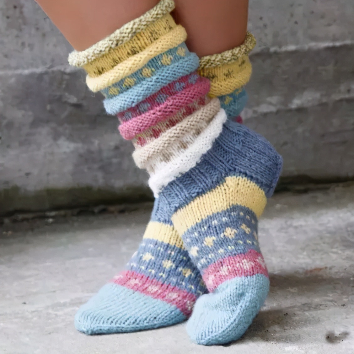 自己织的毛线袜,在家穿的毛线袜怎么织