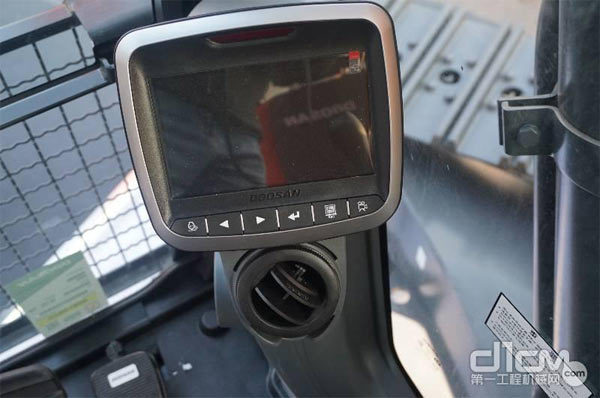 众志山成心系未来2019斗山工程机械新品发布会在京举行