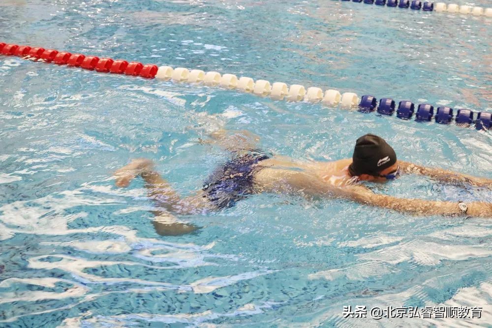 蛙泳大腿内侧疼痛,学蛙泳后大腿根部疼痛