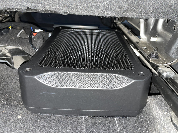 2015马自达3昂克赛拉音响效果,马自达3昂克赛拉低配改高配灯