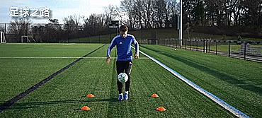 两分钟教你零基础颠球,如何练单脚旋转颠球