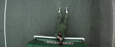 成龙差点丧命的电影镜头,拍电影险些丧命