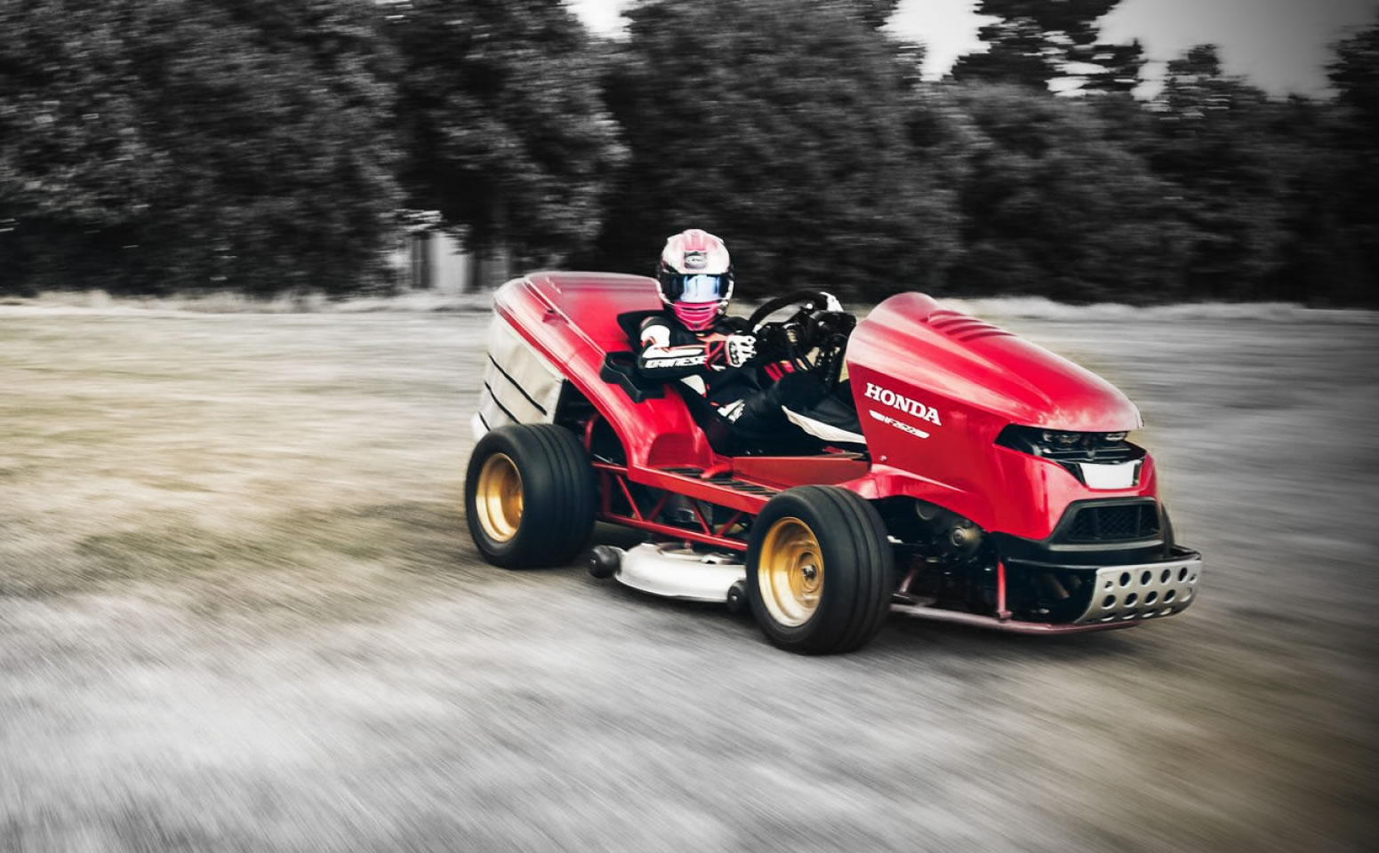 本田大功率自走式割草机,割草机30分钟被秒杀