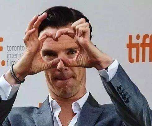 拍照时学会这8种姿势比剪刀手,拍照比剪刀手的一般是什么人