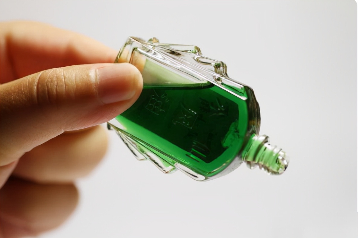 风油精为什么可以去污,风油精有什么用处啊