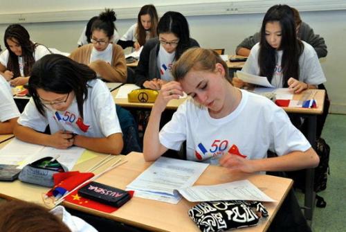 英国大二退学可以重读么,英国留学中途休学