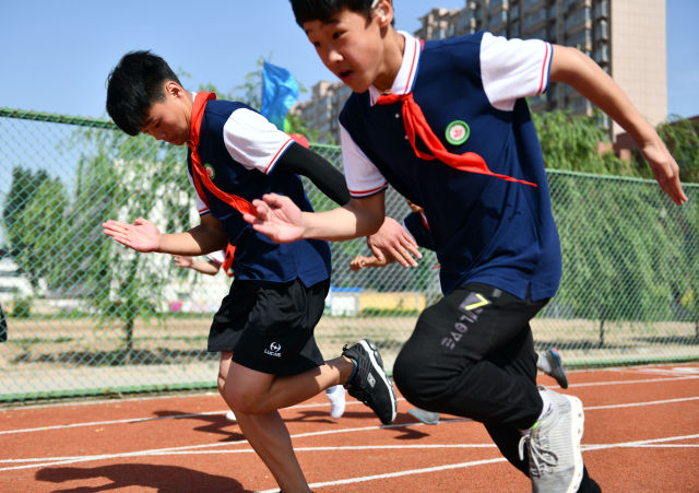 个子矮把握孩子增高黄金期,孩子长高是看小腿吗