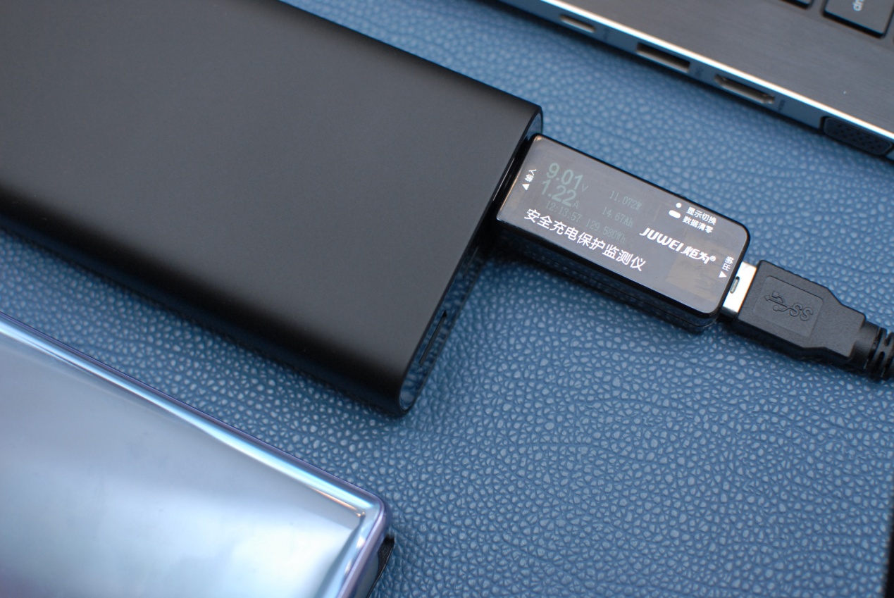 小米移动电源3超级闪充版最高55W,小米移动电源3超级闪充和高配版