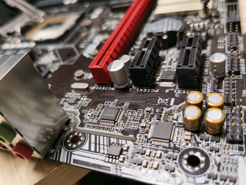 华硕b150m-etm2魔改bios,华硕b150m-k魔改上e31270v5可以么