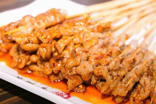 吃完整条恩施街，发现住在青山的才是人生赢家