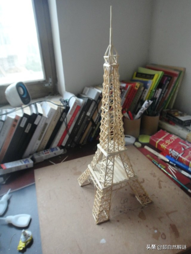 如何用牙签做一个埃菲尔铁塔,怎么用牙签和橡皮泥做埃菲尔铁塔