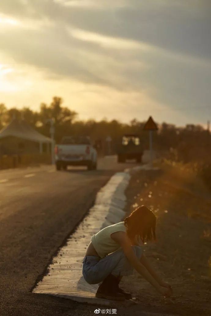 刘雯国际t台走秀视频,刘雯走t台视频