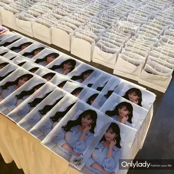 张艺兴valentino东京神图,张艺兴valentino秀场表演