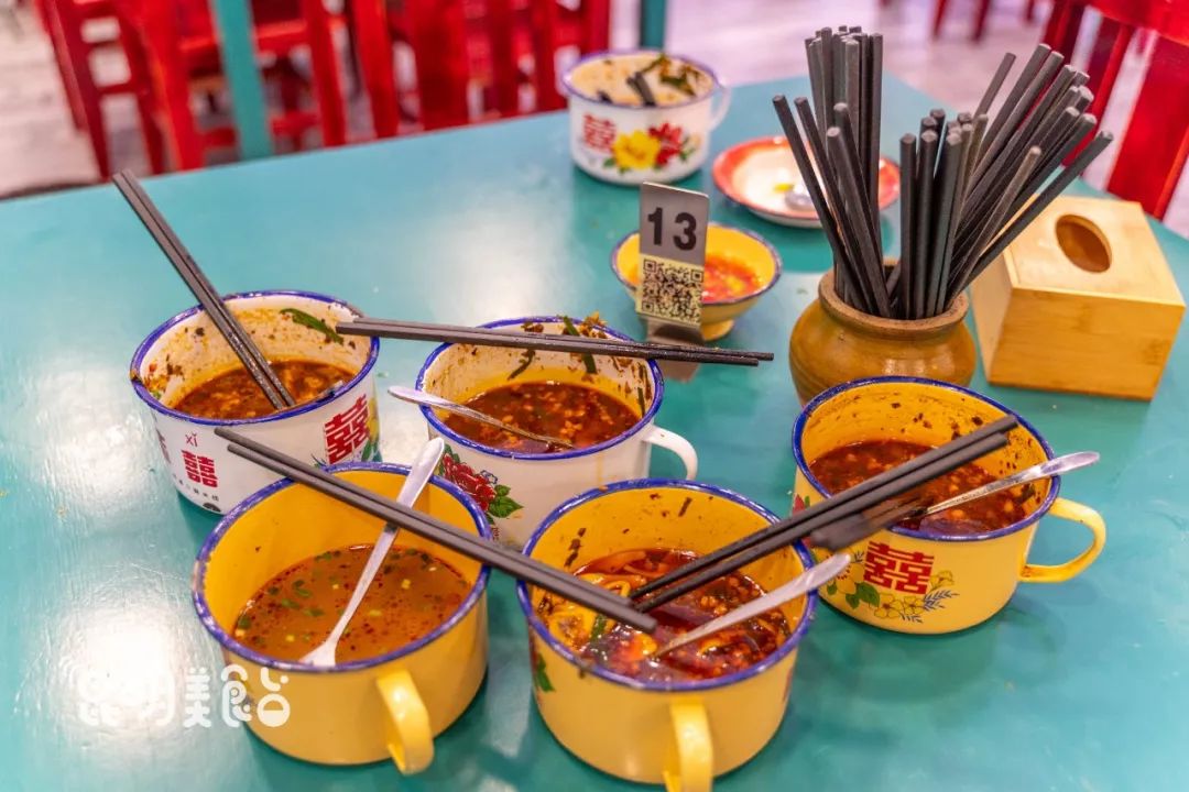 昆明日均卖500碗的米线店有哪些,昆明卖米线难吗