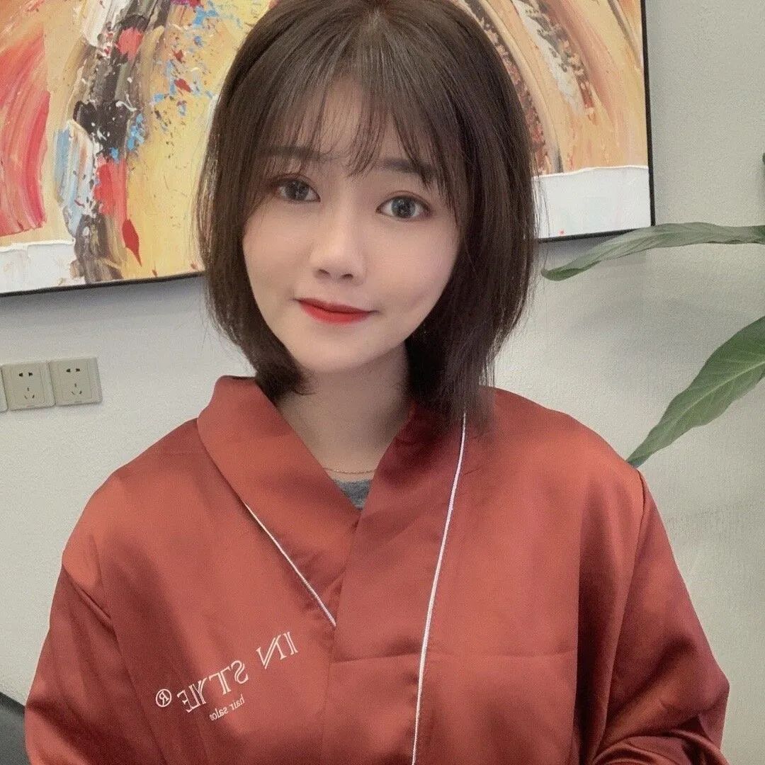 有哪些好看又显脸小的发型,适合脸小的长脸型发型女