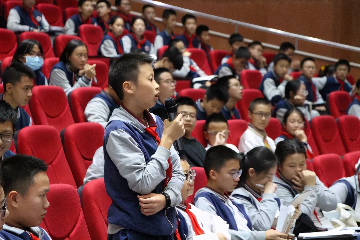 筑梦AI,智竞未来——天府七中科创体育节之科技活动回顾