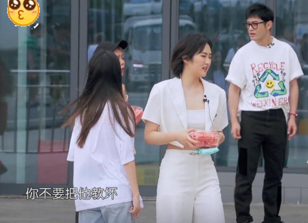 中餐厅第5季黄晓明宁静还有哪3位,中餐厅5宁静拷问黄晓明时吃的啥