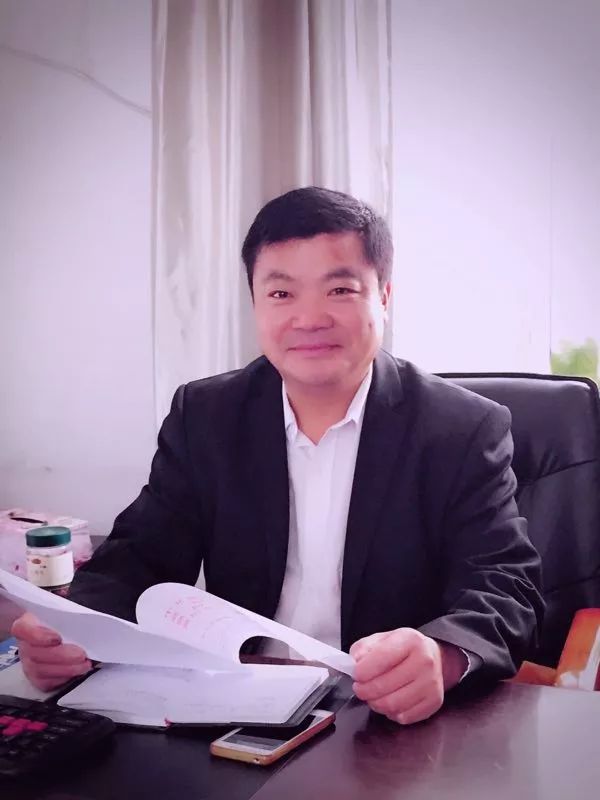 上善若水：《初夏湖边漫步有感》诵/郭星妍