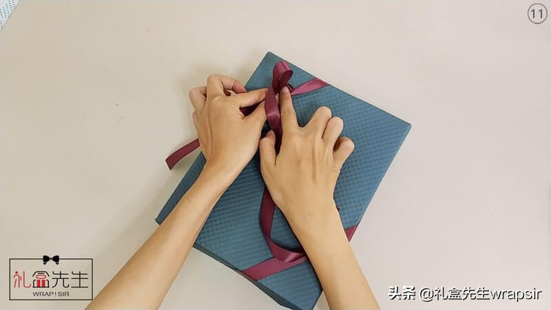 绑礼物蝴蝶结,绑礼物的蝴蝶结带子教程