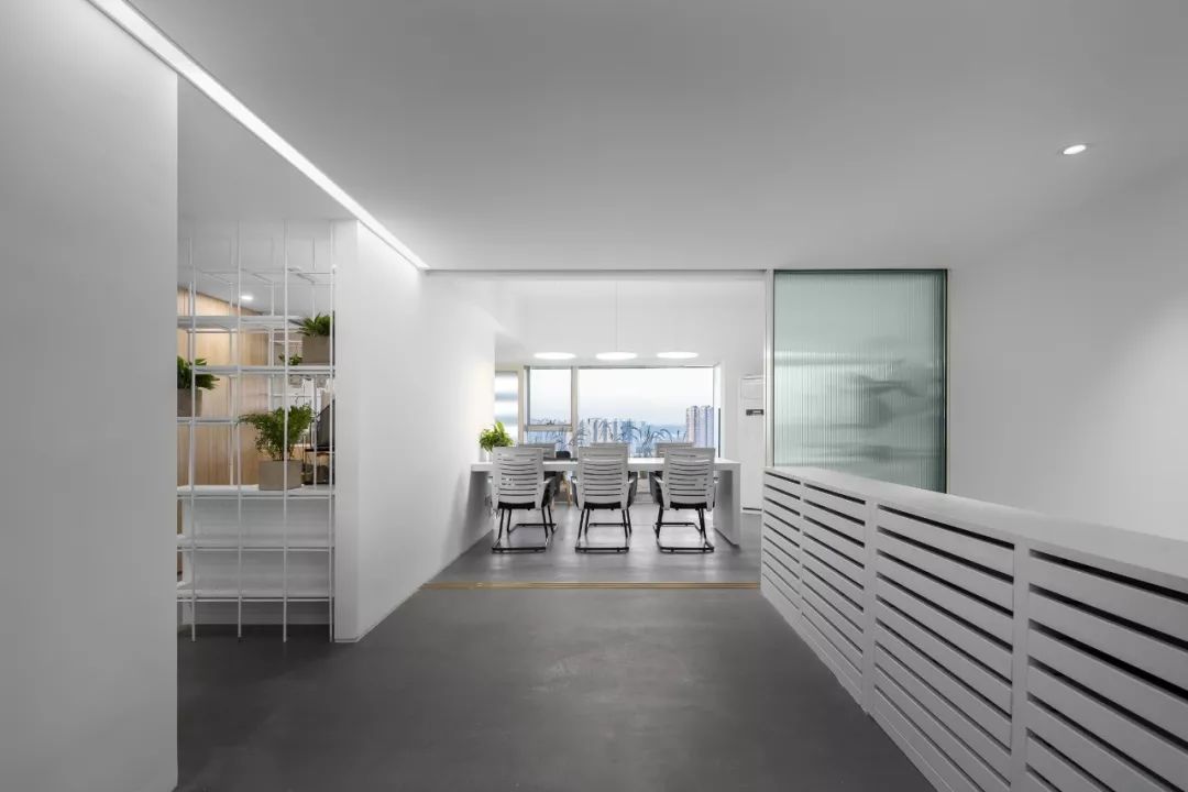 简约开放办公区设计,郑州办公空间设计风格