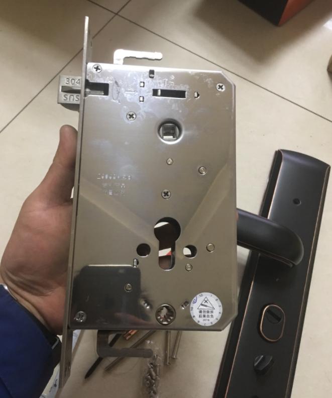 甲级防盗门一平方多少钱,甲级防盗门1000多贵不贵