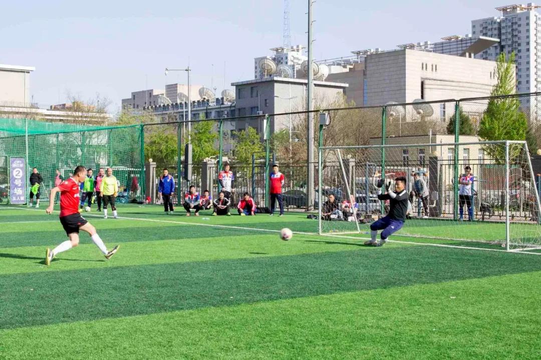 草根球员故事,足球老将的故事简介