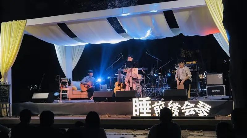 会弹钢琴的人有多幸福,会弹吉他的人是不是遍地都是