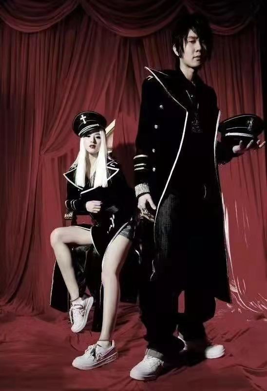 薇娅一年卖115亿，她不露脸也能月入300万，网红到底有多挣钱？