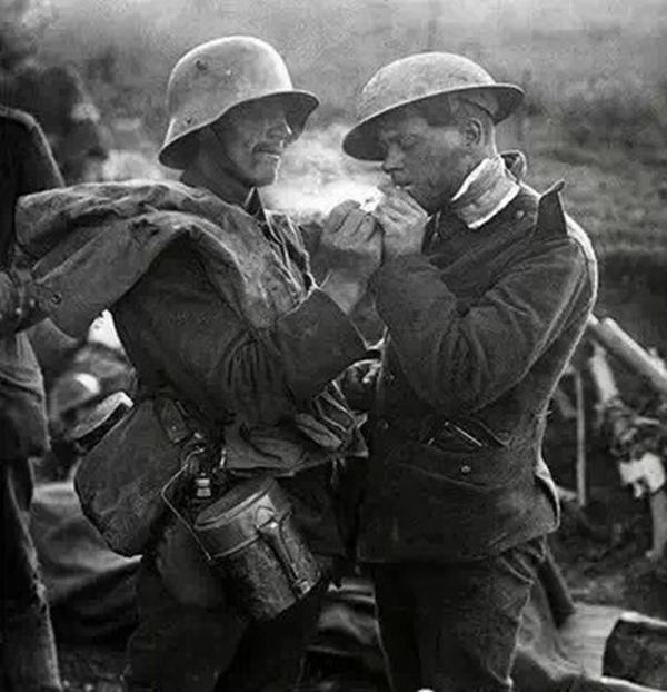 战场上士兵们的怒吼,战场上士兵们最后的挣扎