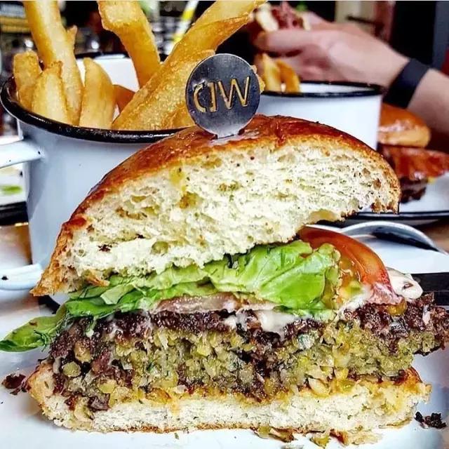 最正宗的纽约汉堡 (纽约神级汉堡在上海排队)