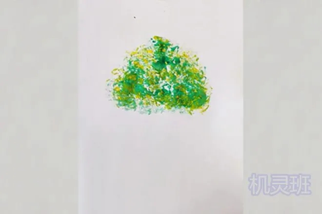 用树叶拓印画春天的大树,幼儿拓印秋天的树图片