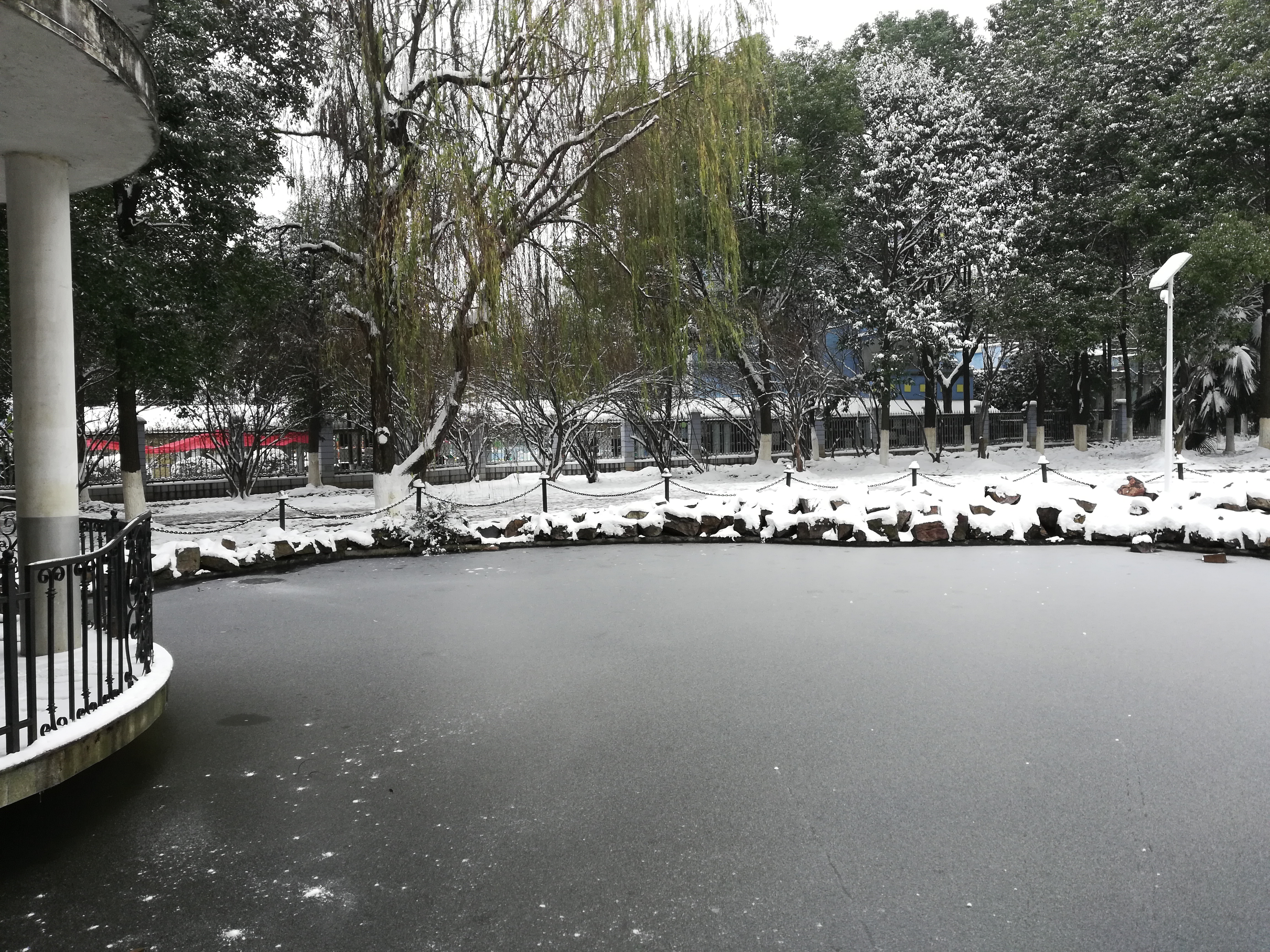 水面效果摄影神器——卡包化妆镜式移动电源