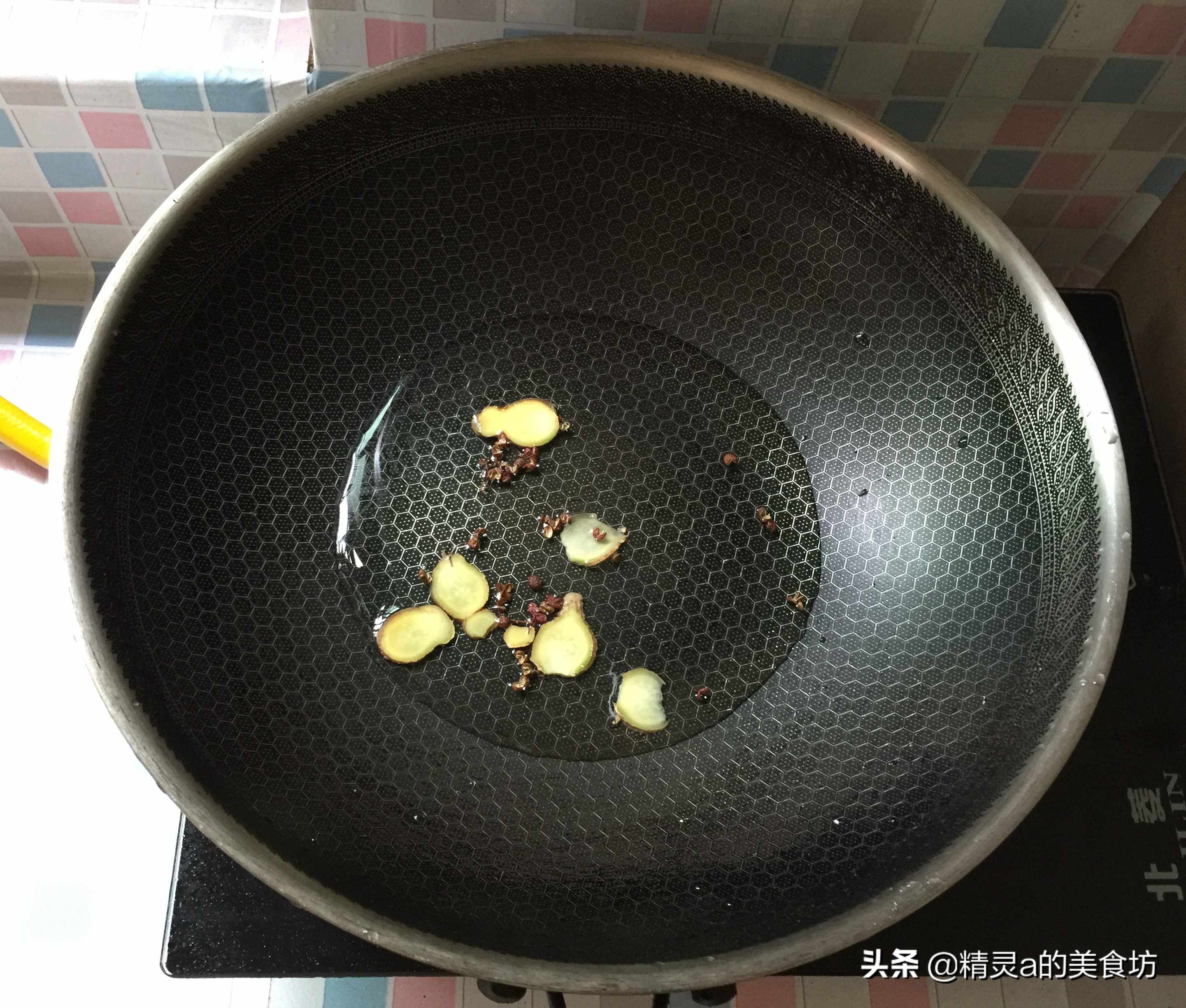 熬鸡油，直接下锅就大错特错啦！学会这一招，颜色澄黄，味道香浓