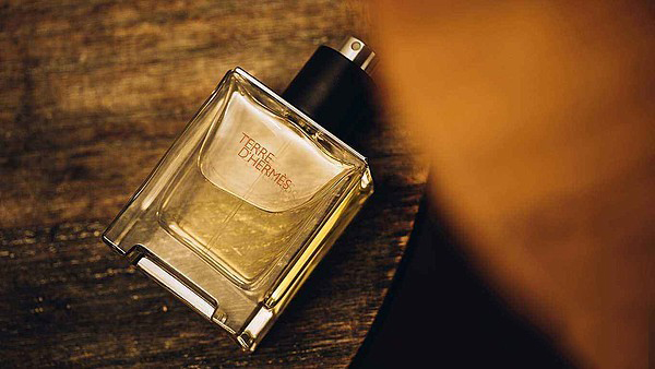 当她皱着鼻子拒绝你的时候 你才发现居然是香水惹的祸