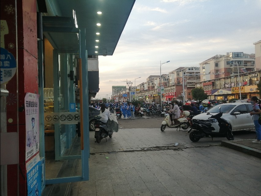 在小县城如何惬意的过日子,年轻人在小县城要怎么玩充实生活