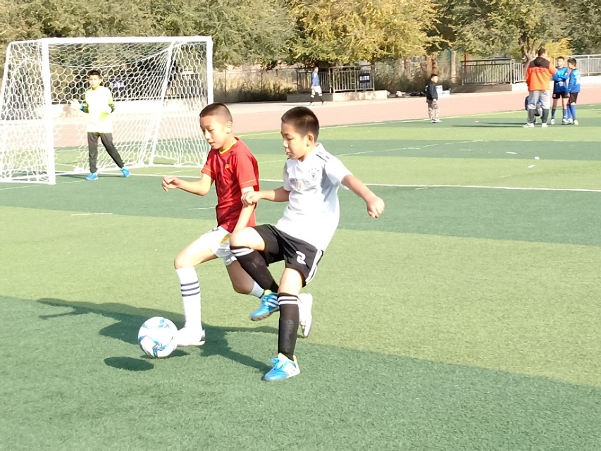 乌鲁木齐市青少年足球市赛,新疆乌鲁木齐校园足球接力