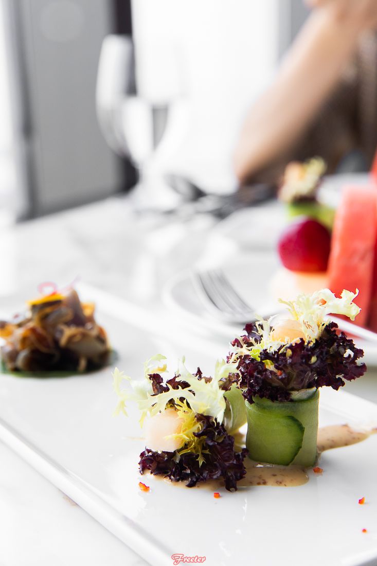 在唐阁，不止有难忘的美食体验，更有43层才能触及的海口绝美风景