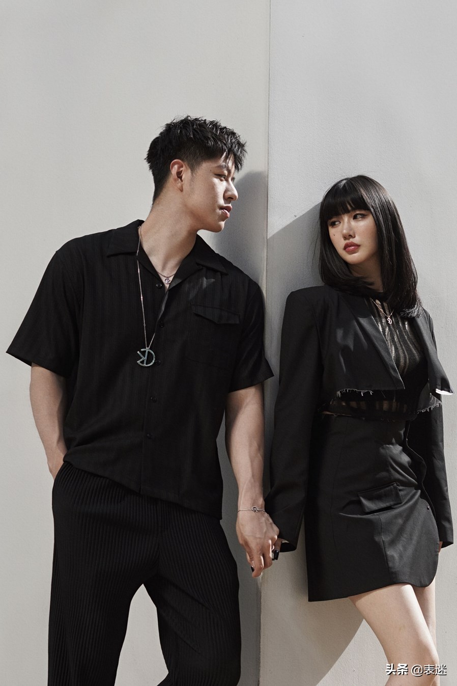 calvinklein手镯菱形,calvinklein金色蛇皮包