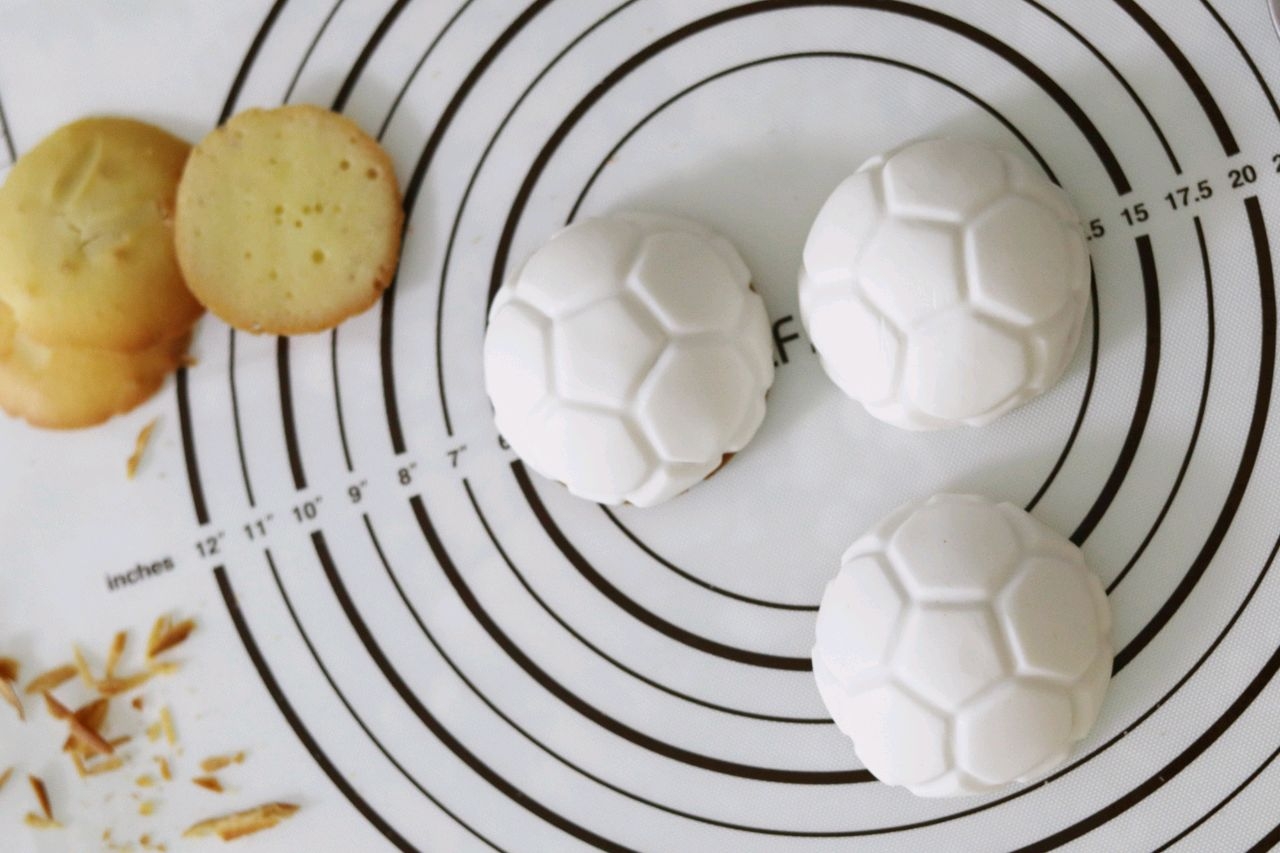 中国翻糖蛋糕大赛惊呆老外视频,足球翻糖蛋糕