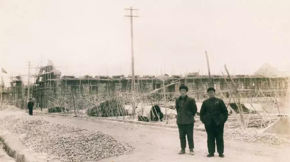 瑗垮嚖閰掓劅鍙楀崈骞寸櫧閰掔殑鐙壒榄呭姏,閲嶈蛋涓濈桓涔嬭矾鎰熷彈涓浗鏂囧寲