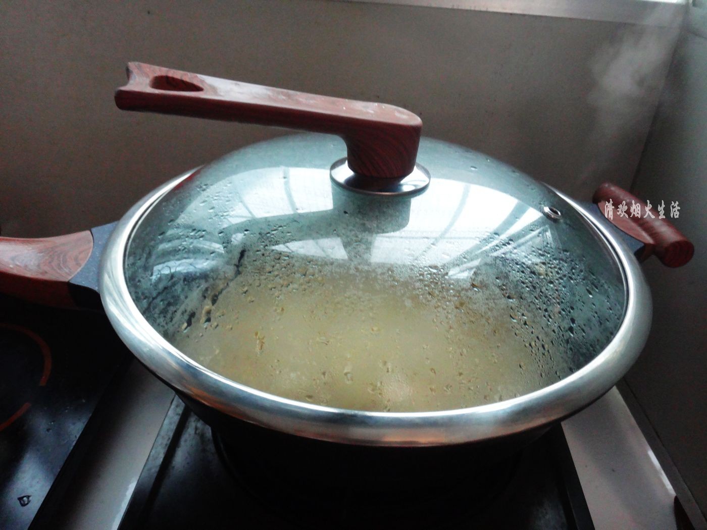 野生菌直接放水里清洗是错误的，教你两招，轻松吃干净美味的菌子